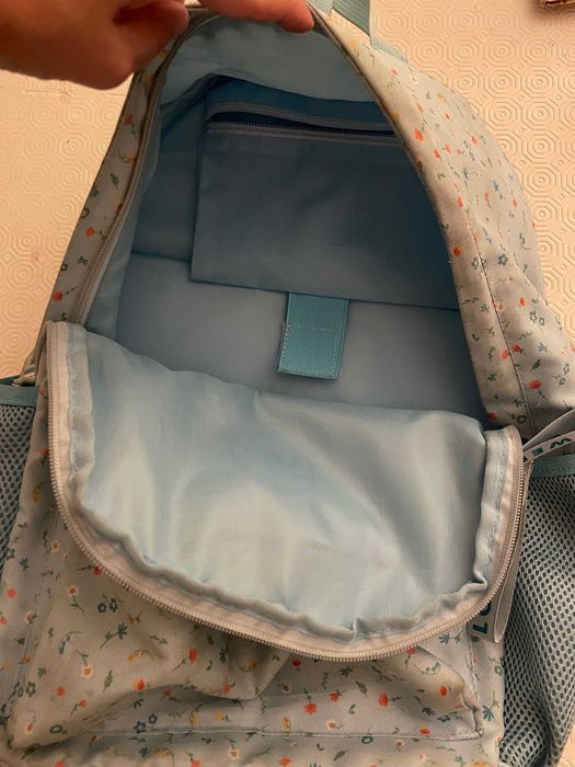 Mochila escolar, lancheira e garrafa