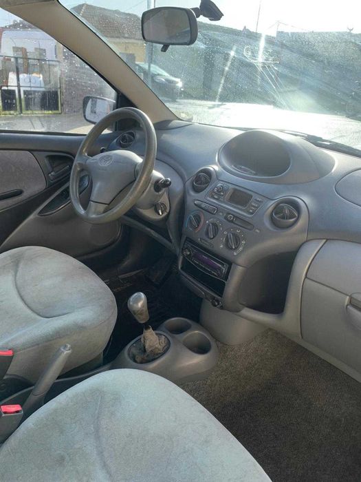 Toyota yaris impecavel