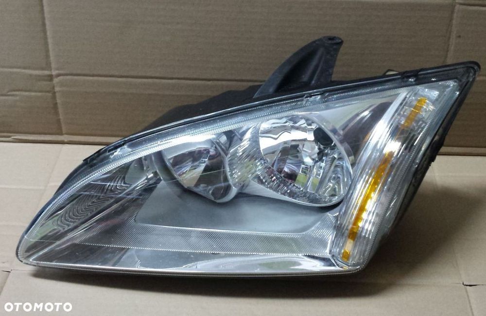 Reflektor lewy Lampa lewa Ford Focus 2004-