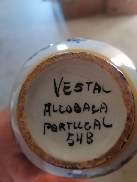 Peça antiga pintada a mão