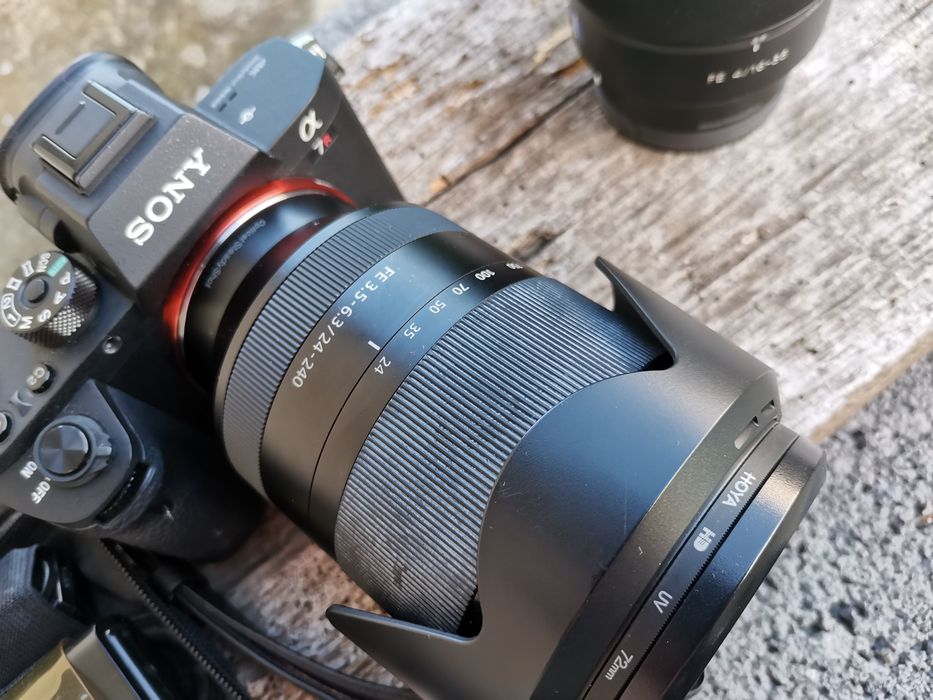 Sony alpha 7RII, obiektywy 24-240, 16-35, zdalne sterowanie i dodatki