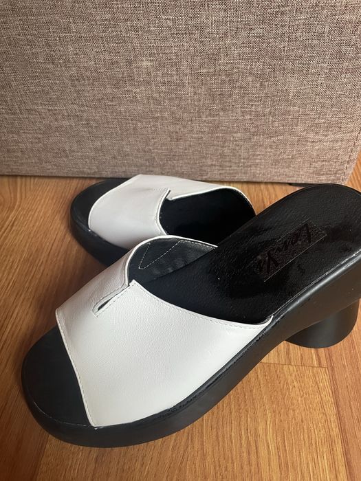 Шльопанці жіночі