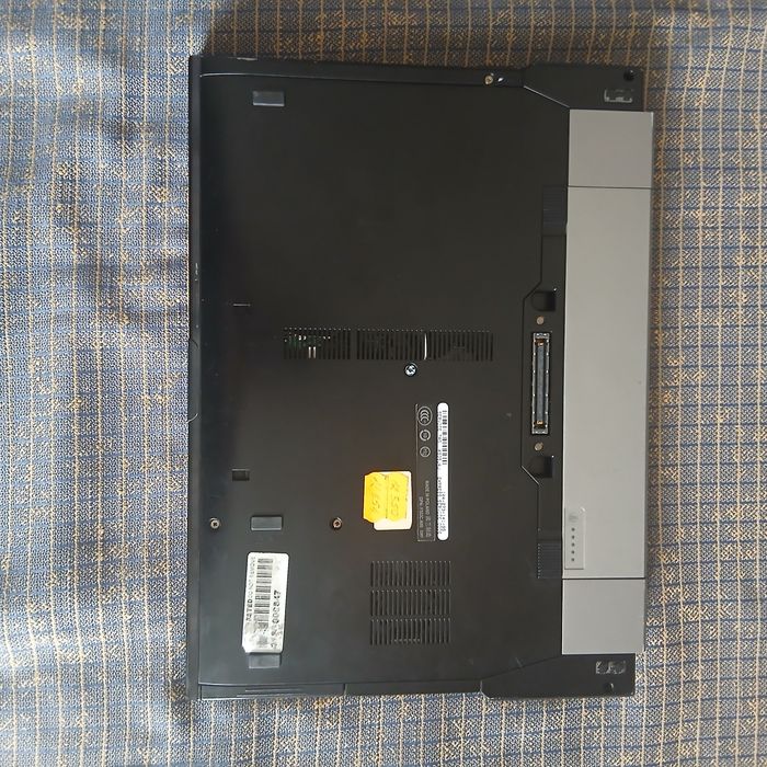 ноутбук Dell e6400