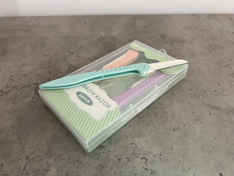 Zestaw nożyków do regulacji brwi