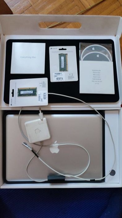 Macbook Pro 15,4" lekko uszkodzony A1286 bez dysku