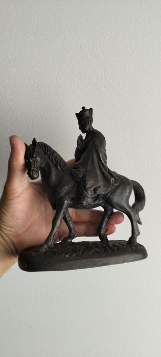 Escultura em bronze