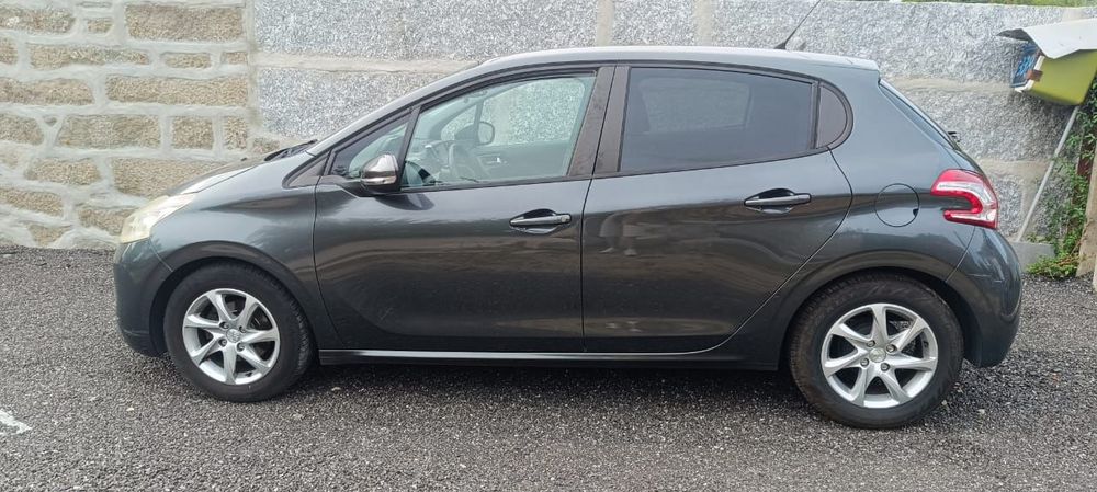 Peugeot 208 — foto 3