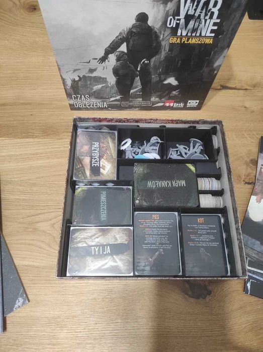Insert 3D do gry planszowej This War of Mine – mieści 2 dodatki