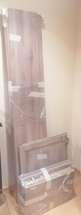 Conjunto 2 Móveis / Estantes IKEA BESTÅ com Portas e Vidro (Efeito Carvalho)