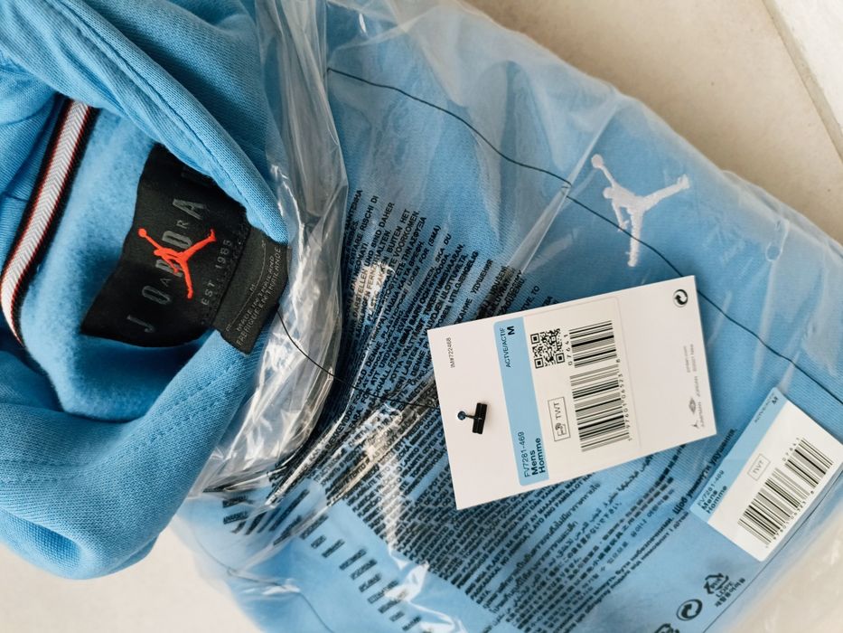 Oryginalna bluza Nike Jordan FV7281 z kapturem błękitna niebieska