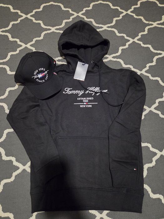 Tommy Hilfiger zestaw bluza r.M czarna plus czapka