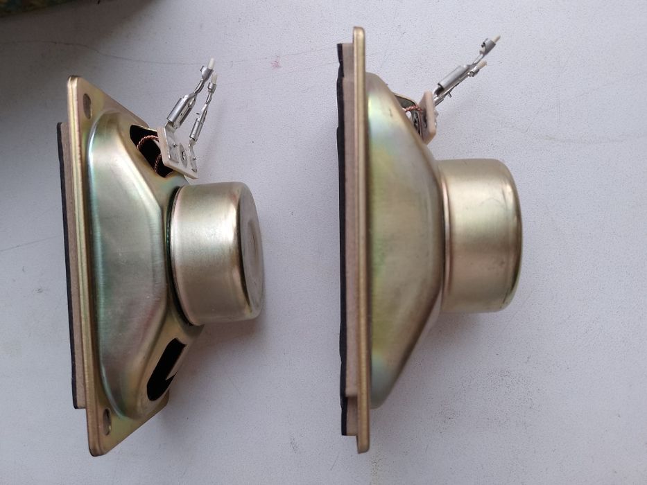 Два динаміки Sony !