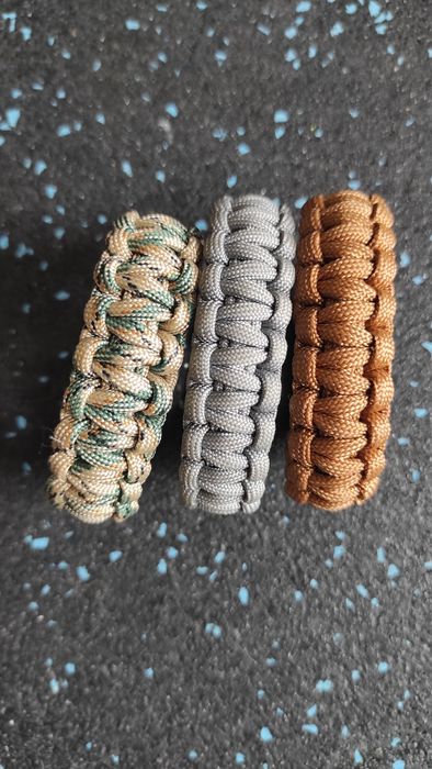 Браслет із паракорду