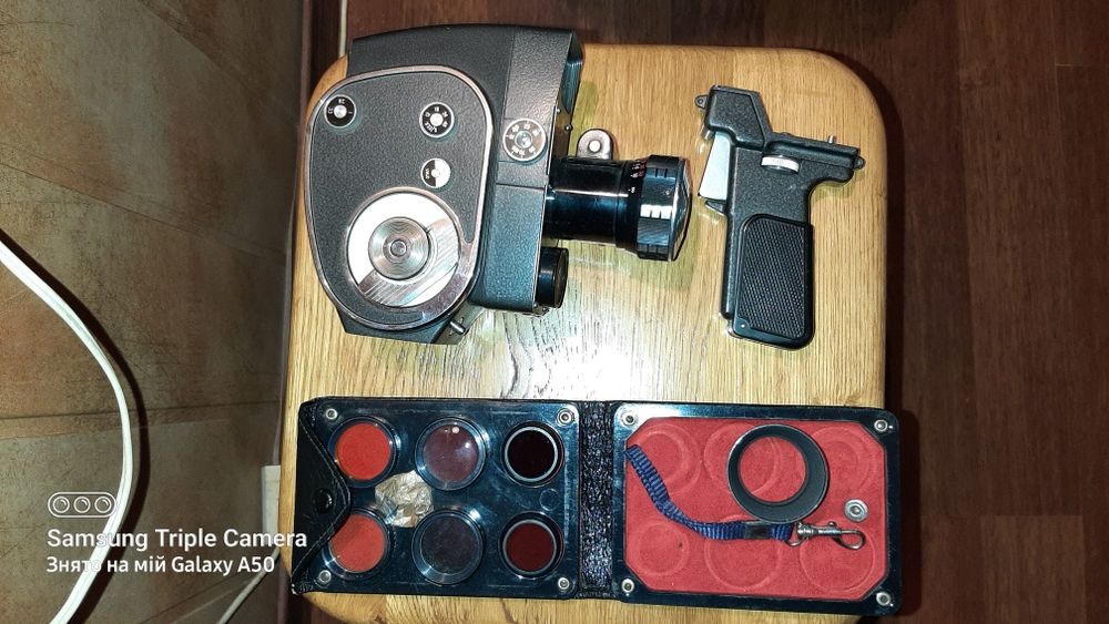 Обміняю  -механічну камеру Кварц-3 .З паролаксом,просвітльонні  лінзи.