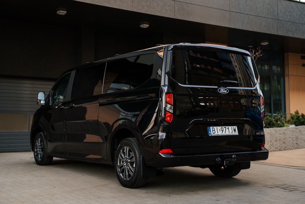 Transfery na lotniska w całej Polsce - 8/9-osobowy Ford Tourneo Custom