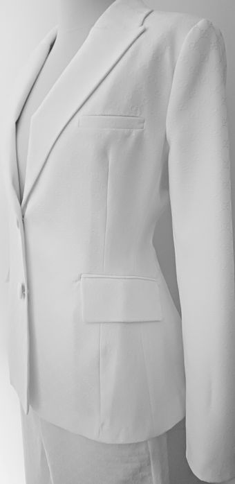 Garnitur damski biały elegancki