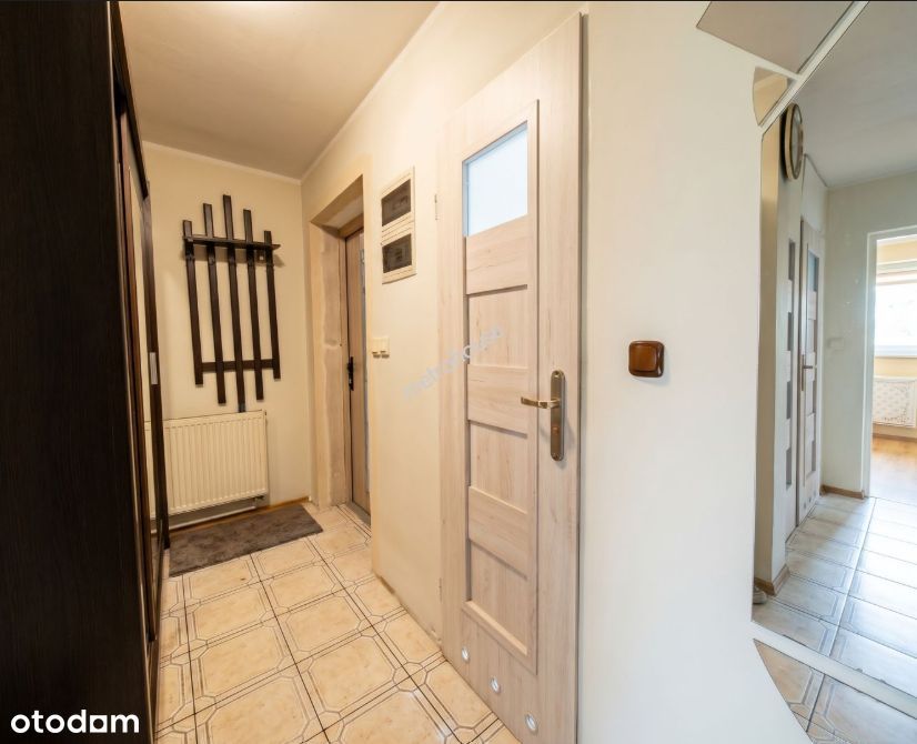 Dom z dużym potencjałem na działce 958 m² – Bobrowiec !!!