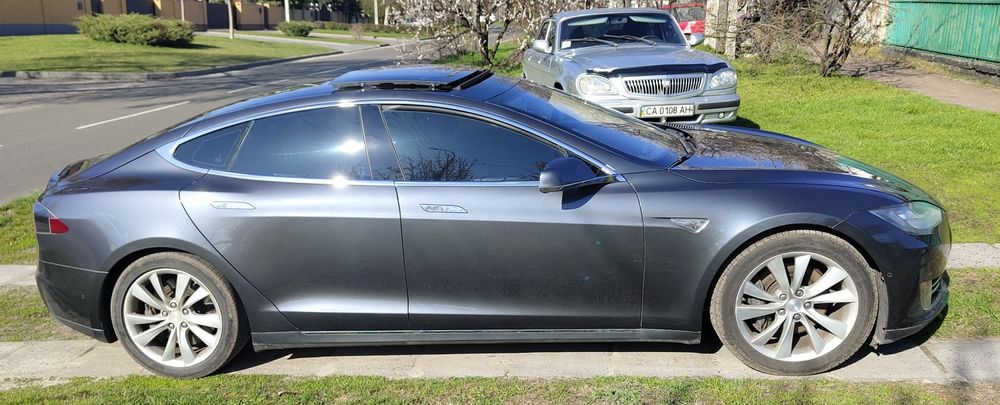 Tesla Model S 70D