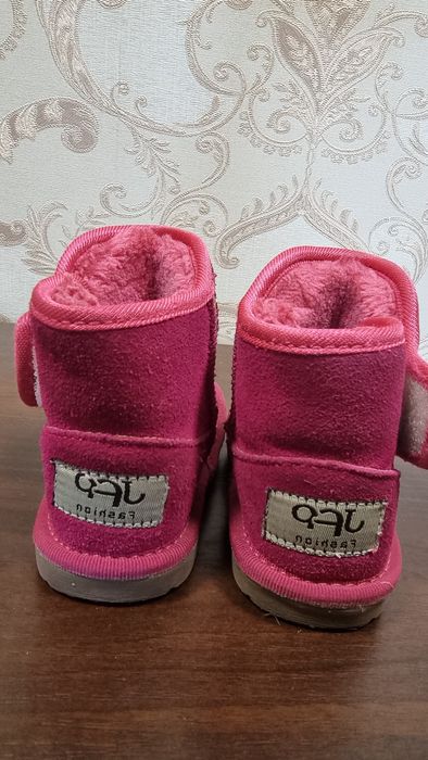 Зимові сапожки уггі 23р