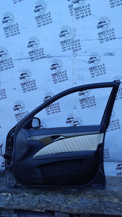 Дверка передня права MB W211 в хорошому стані