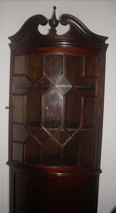 Móvel ao estilo inglês em madeira castanho maciço - anos 20