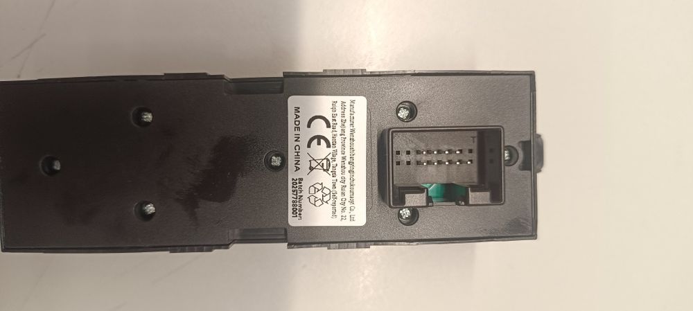 Módulo de comando de vidros eléctricos e fecho  central  Passat 1 J4 959 857 D
