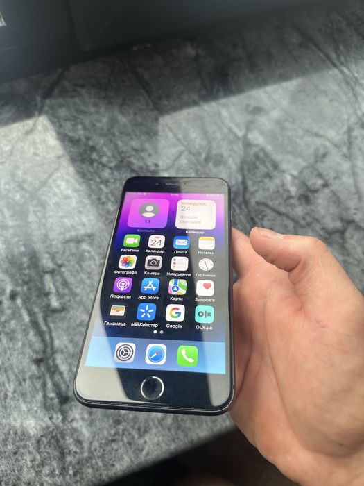 Продаю Айфон 8 плюс 64гб