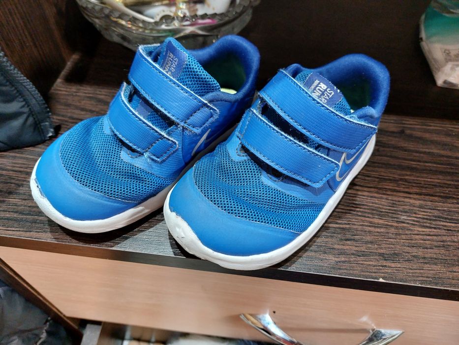 Фирменный адидас ,кроссовки