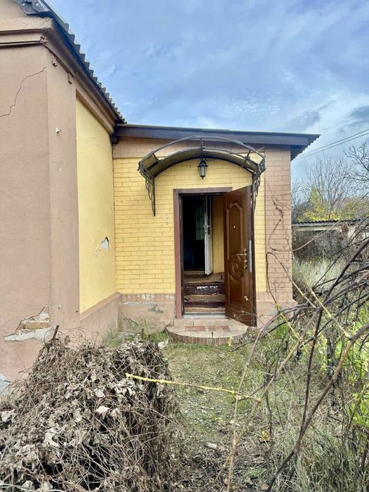 Затишний будинок у с. Шарки (Київська обл.) – 25 соток землі!