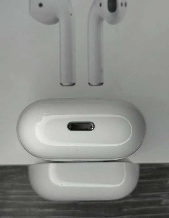 Навушники Apple AirPods 2 gen MagSafe стан нових