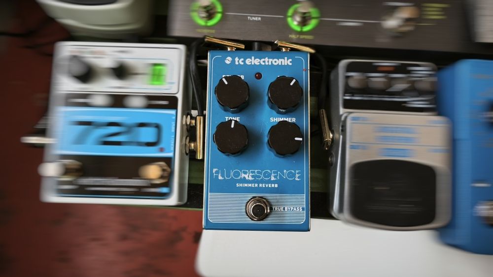 Tc Electronic Fluorescence