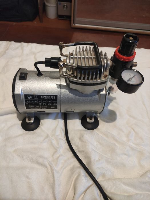 Компрессор для аэрографии.