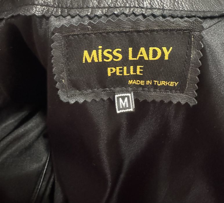 Шкіряна куртка класу Luxury з натуральним хутром песця