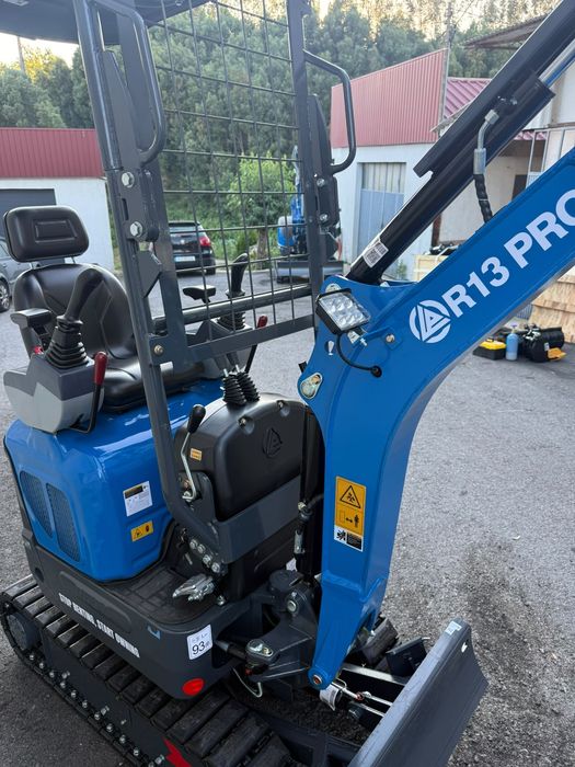 Mini Escavadora Rippa R13 Pro