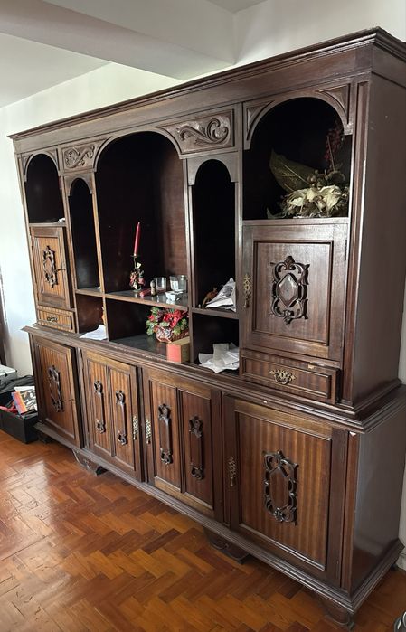 Móvel clássico em carvalho maciço64584549344513120