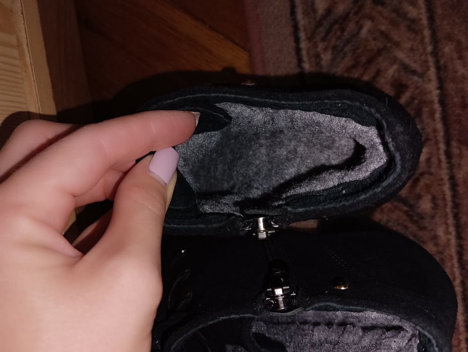 Продам зимові ботильйони ботинки натуральний замш