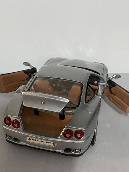 Ferrari 550 maranello escala 1/18