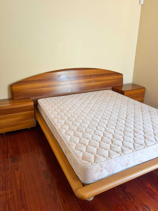 Cama de Casal + Colchão + 2 Mesas de Cabeceira