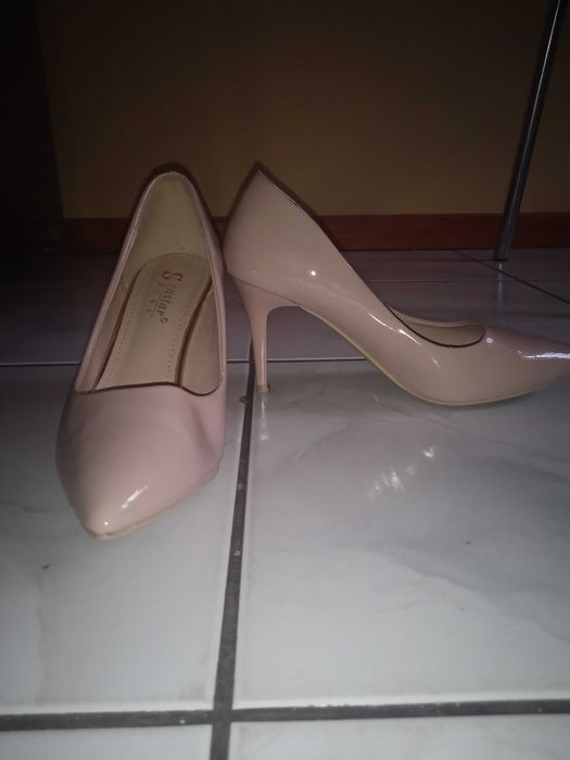 Buty szpilki beż