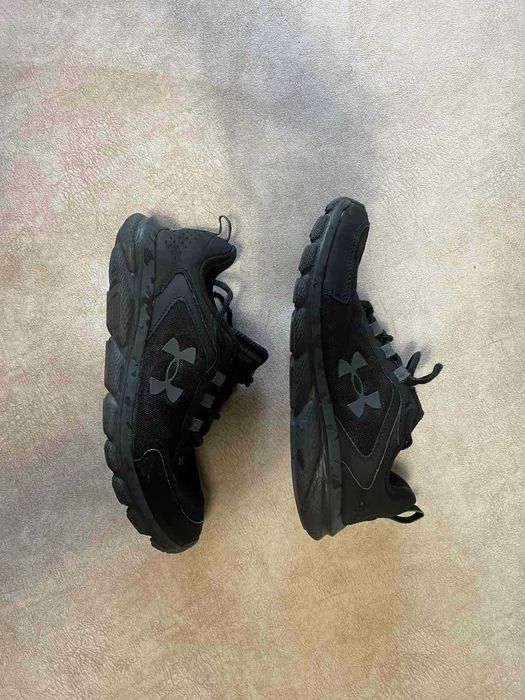 Чоловічі Кросівки UNDER ARMOR