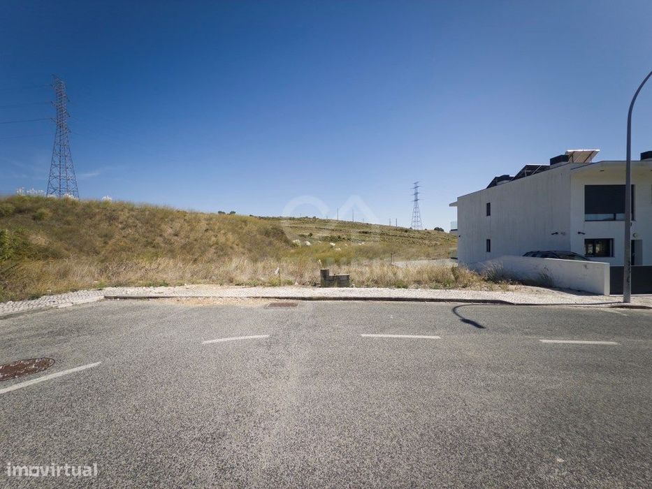 Terreno Urbano para Construção com 426 m² - Agualva-Cacém