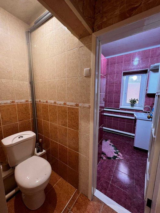 Продається просторий житловий будинок з земельною ділянкою 0,43 га