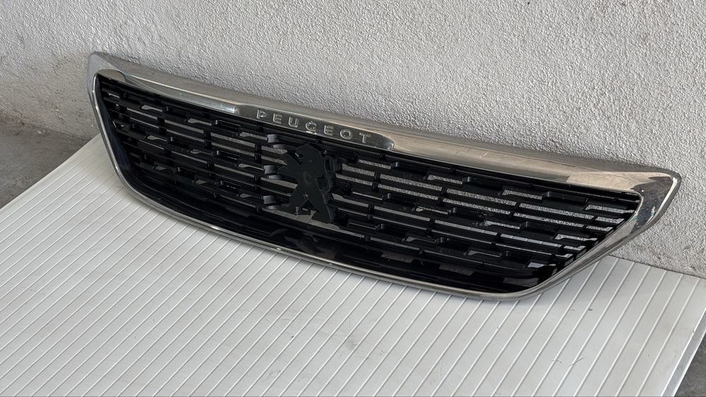 Grelha Frontal Peugeot 308 II T9 Facelift — Original PSA