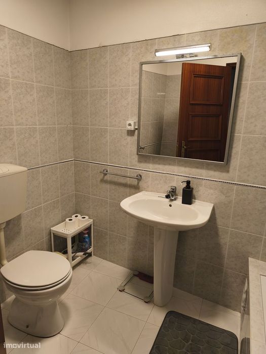 Moradia T5 com terraço e varanda em Óbidos