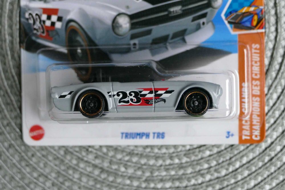 Hot Wheels autko 'Resorak" TRIUMPH TR6 TH edycja 2025r.