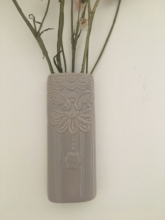 Ceramic wall vase424074399366533121