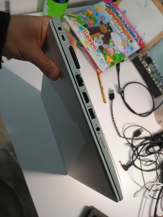 Hp Elitbook 746 g6 Ryzen 7\8gb\256 SSD