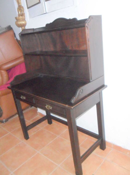 Secretária com alçado