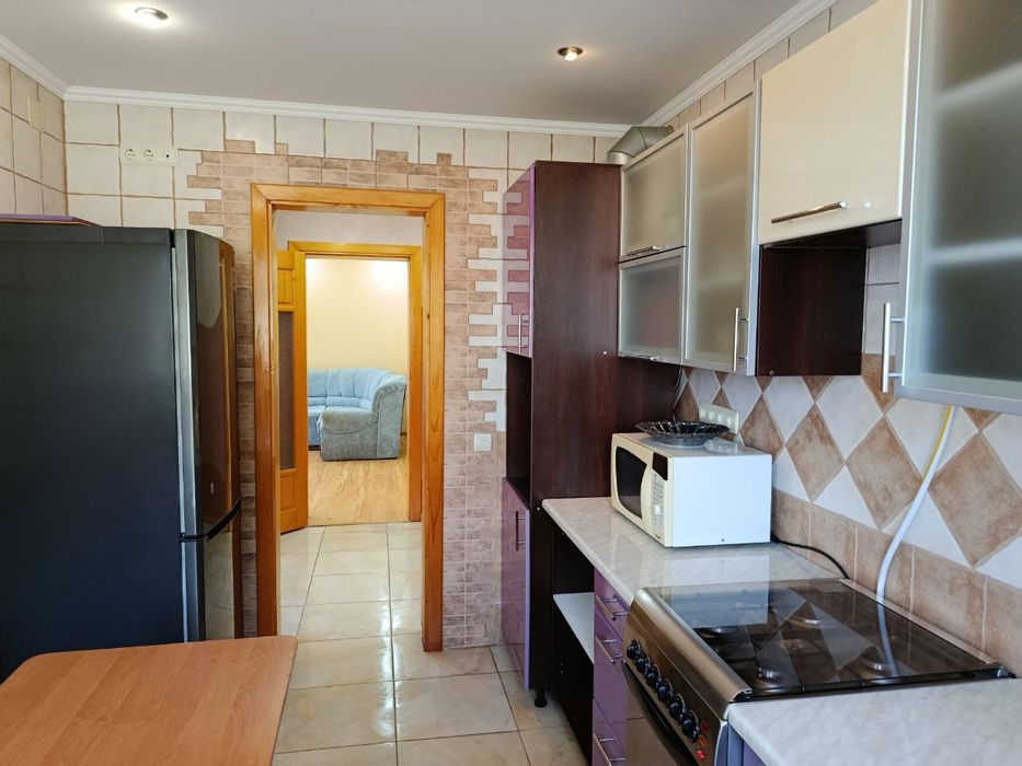 Продаж 2к квартири. з гаражем 30м2 в м. Кіцмань