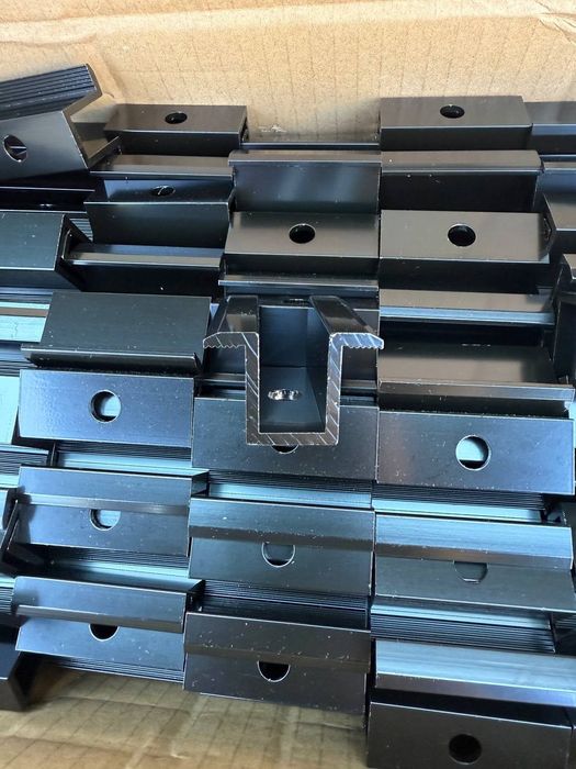 Притиск для сонячних панелей